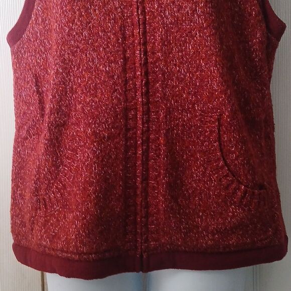 Christopher & Banks maroon reversible fleece sweater vest Sz M NWOT - Picture 2 of 8